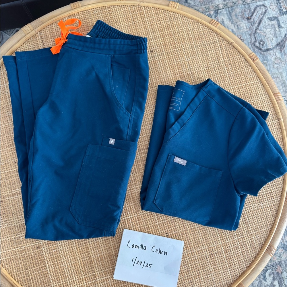 Deep Reef Figs Scrubs